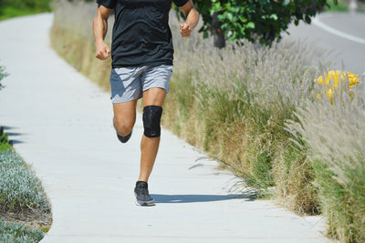 Knee pain while running? Here's when to use a knee sleeve vs a knee brace